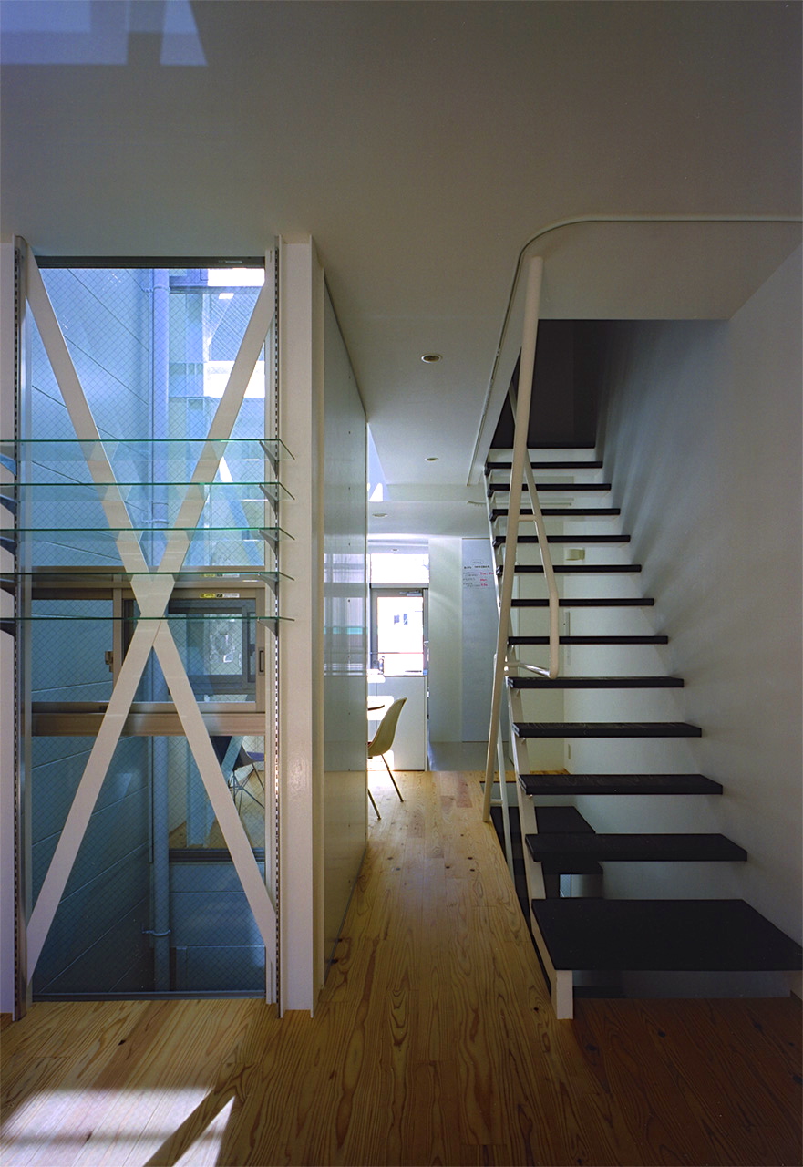 2階から3階へ|大阪の3階建鉄骨造住宅|庄司洋建築設計事務所