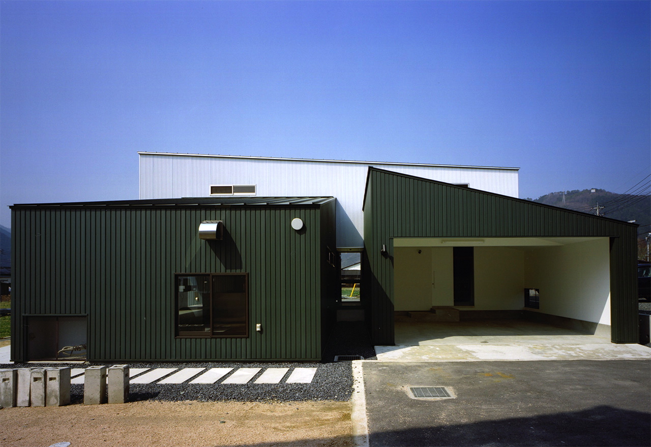 東側接道面からの外観｜岡山県の注文住宅｜庄司洋建築設計事務所