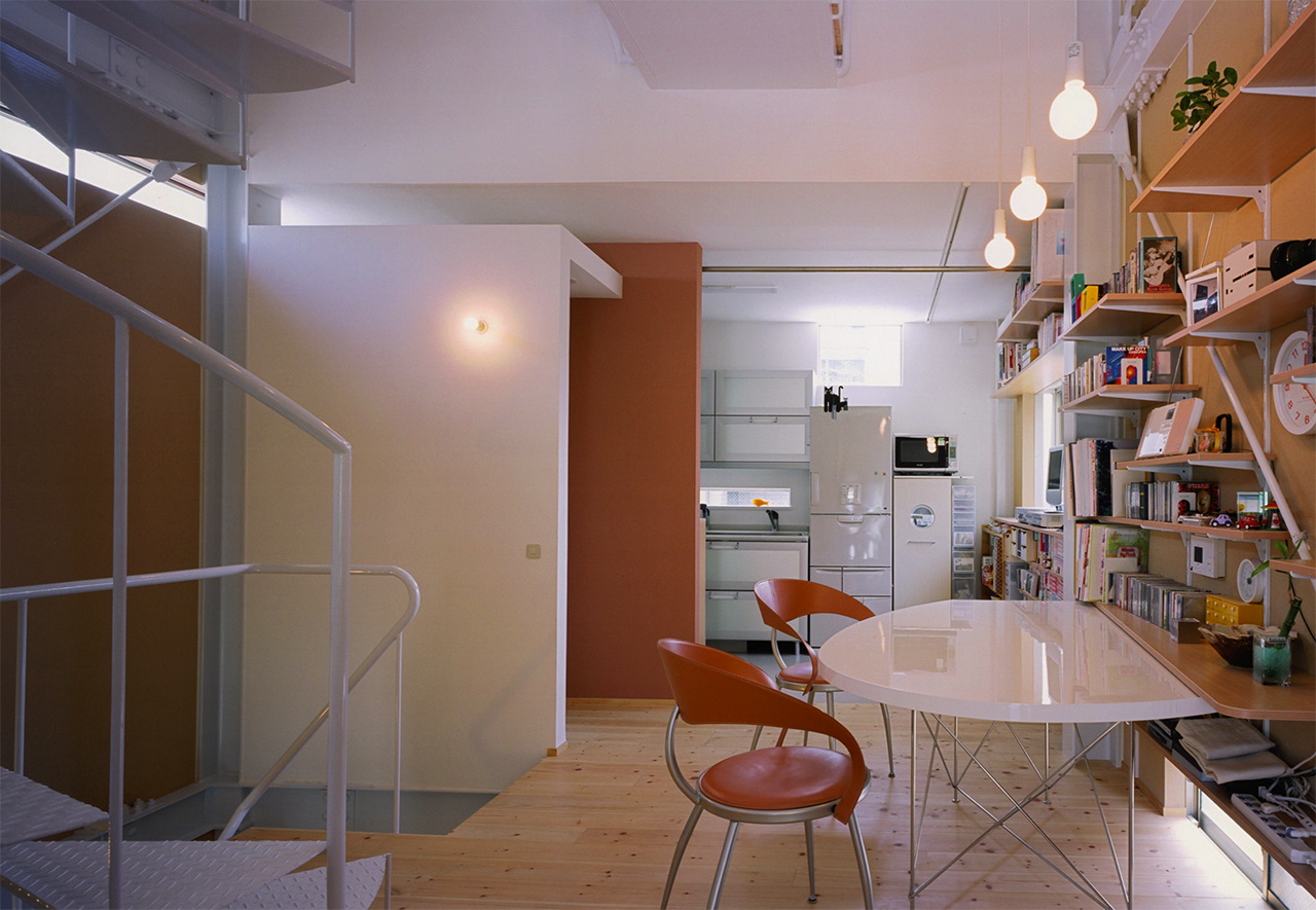 ダイニングとキッチン｜神戸市の注文住宅・鉄骨３階建て｜庄司洋建築設計事務所