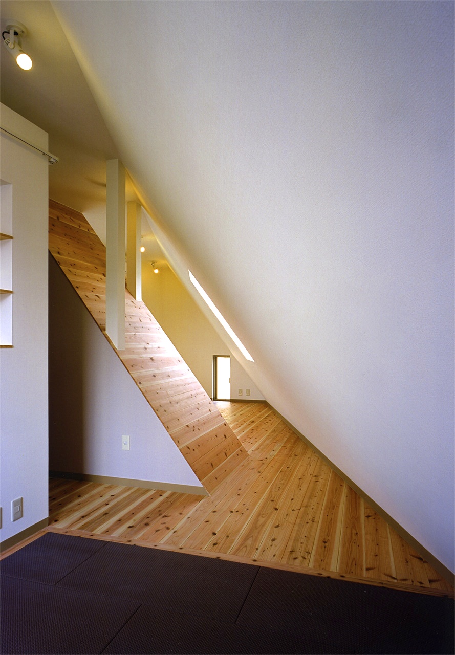 ３階寝室から子供室へ｜兵庫県神戸市の３階建て木造住宅｜庄司洋建築設計事務所