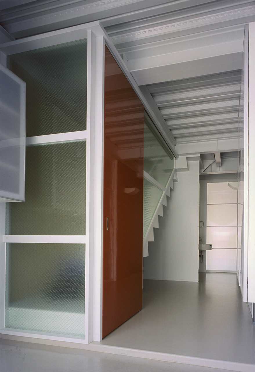 玄関ホール｜神戸市の注文住宅・鉄骨３階建て｜庄司洋建築設計事務所