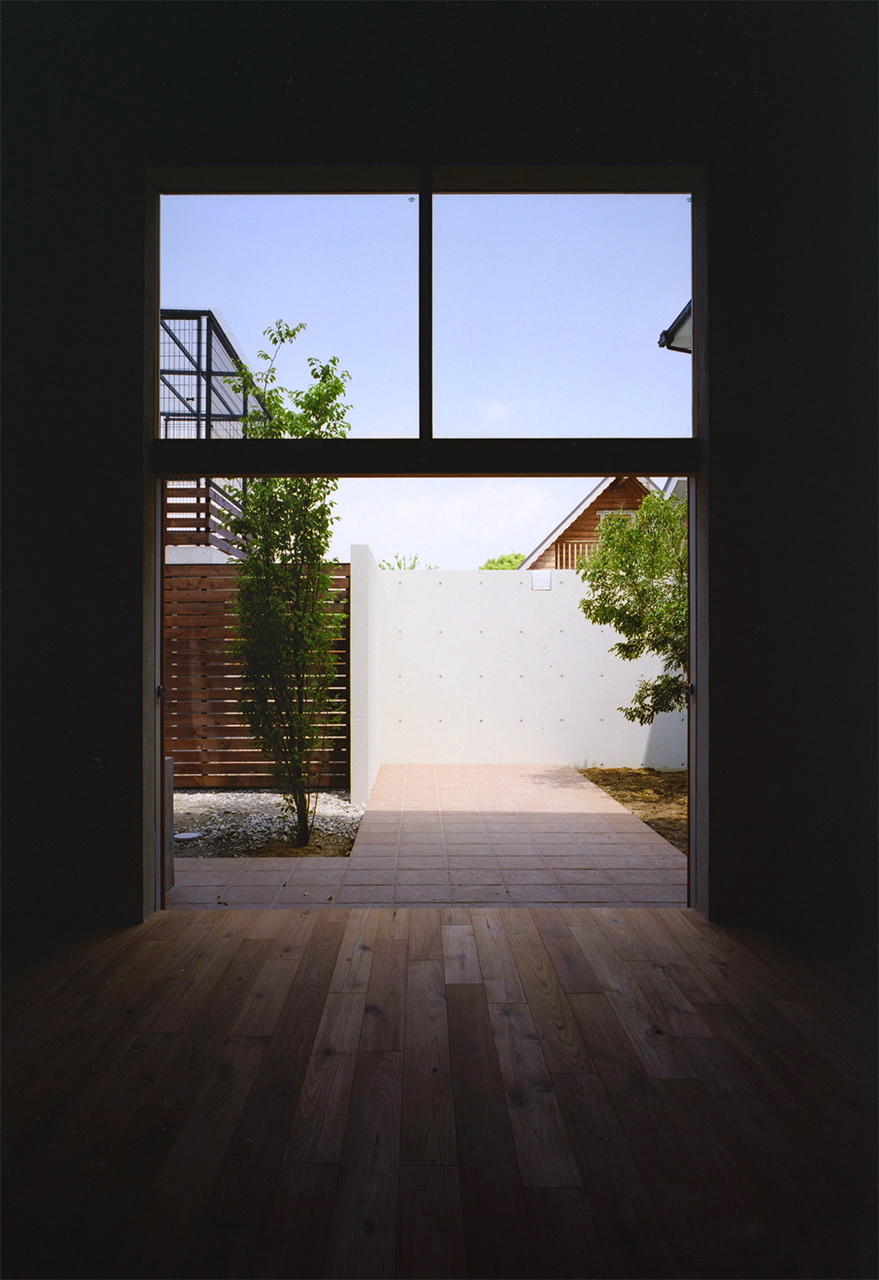 スタジオ北側の掃き出し窓|奈良の写真館・住宅|庄司洋建築設計事務所