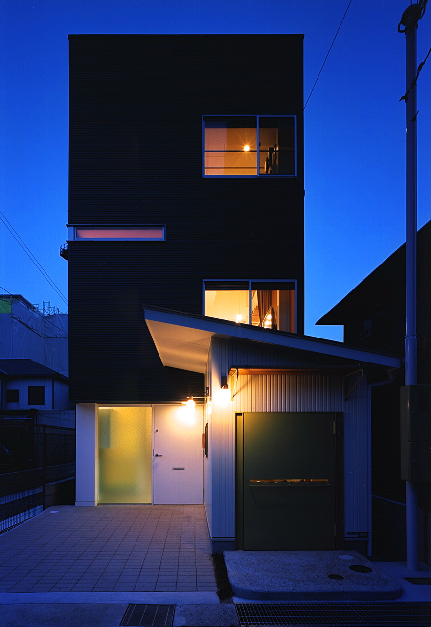 北向き夜景｜神戸市の注文住宅・鉄骨３階建て｜庄司洋建築設計事務所