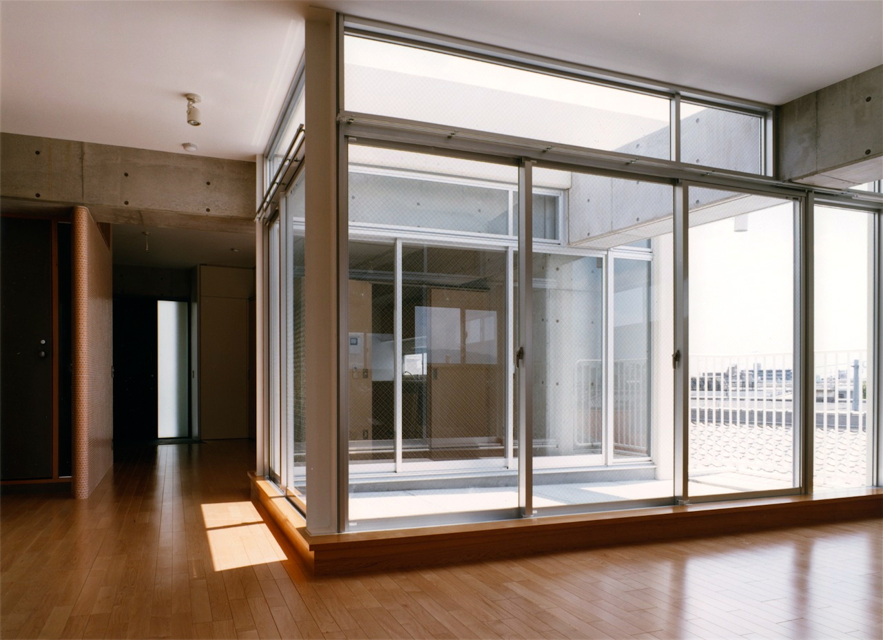 17：最上階リビング（東棟）