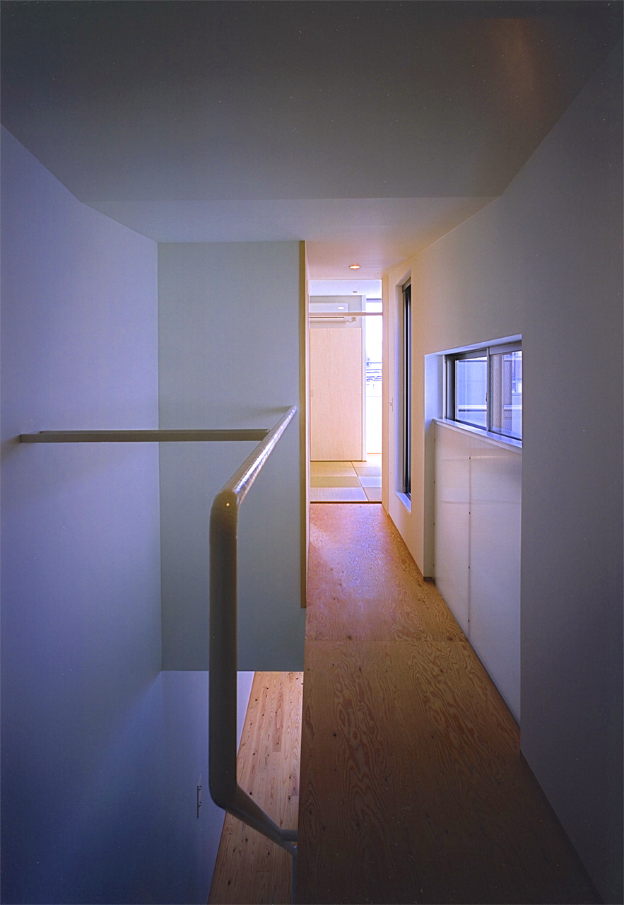 xxhouse-13 3階廊下|大阪の3階建鉄骨造住宅|庄司洋建築設計事務所