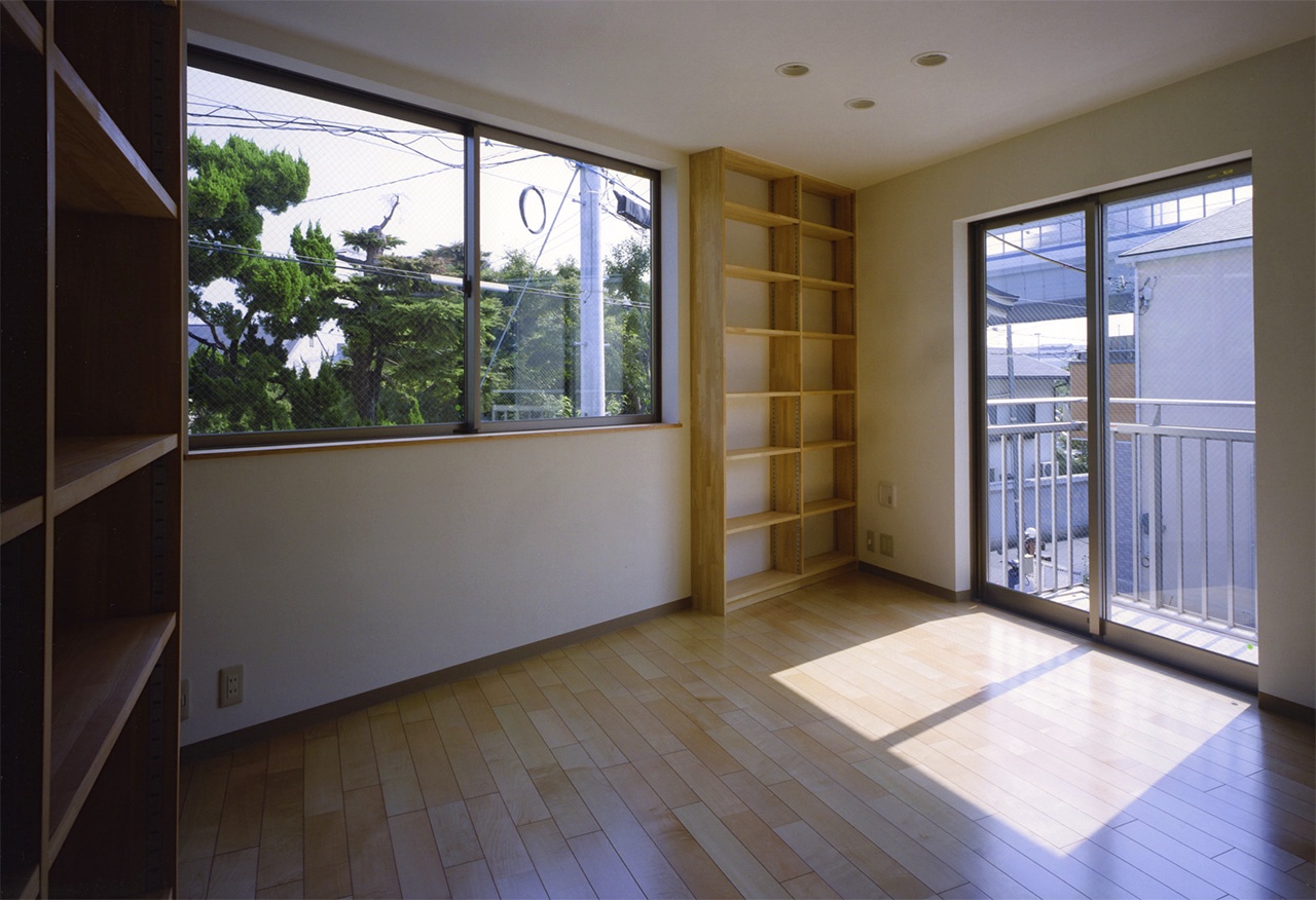 リビング｜兵庫県神戸市の３階建て木造住宅｜庄司洋建築設計事務所