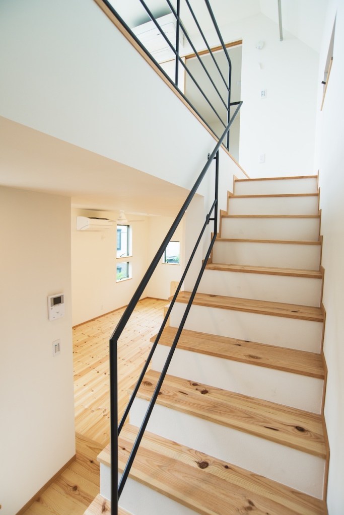 ２階の階段｜兵庫県神戸市の住宅｜庄司洋建築設計事務所