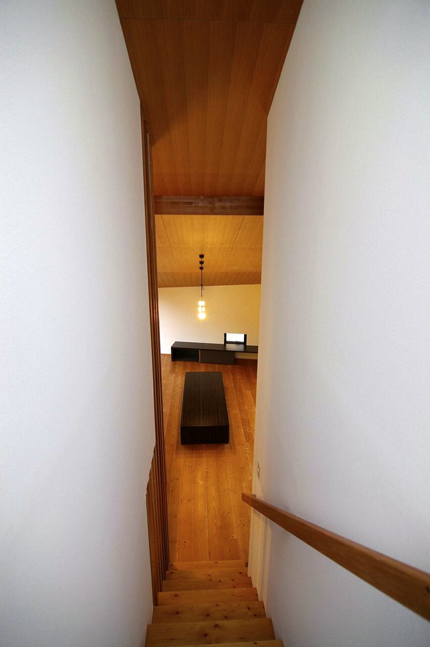 階段見下ろし｜奈良の注文住宅｜庄司洋建築設計事務所