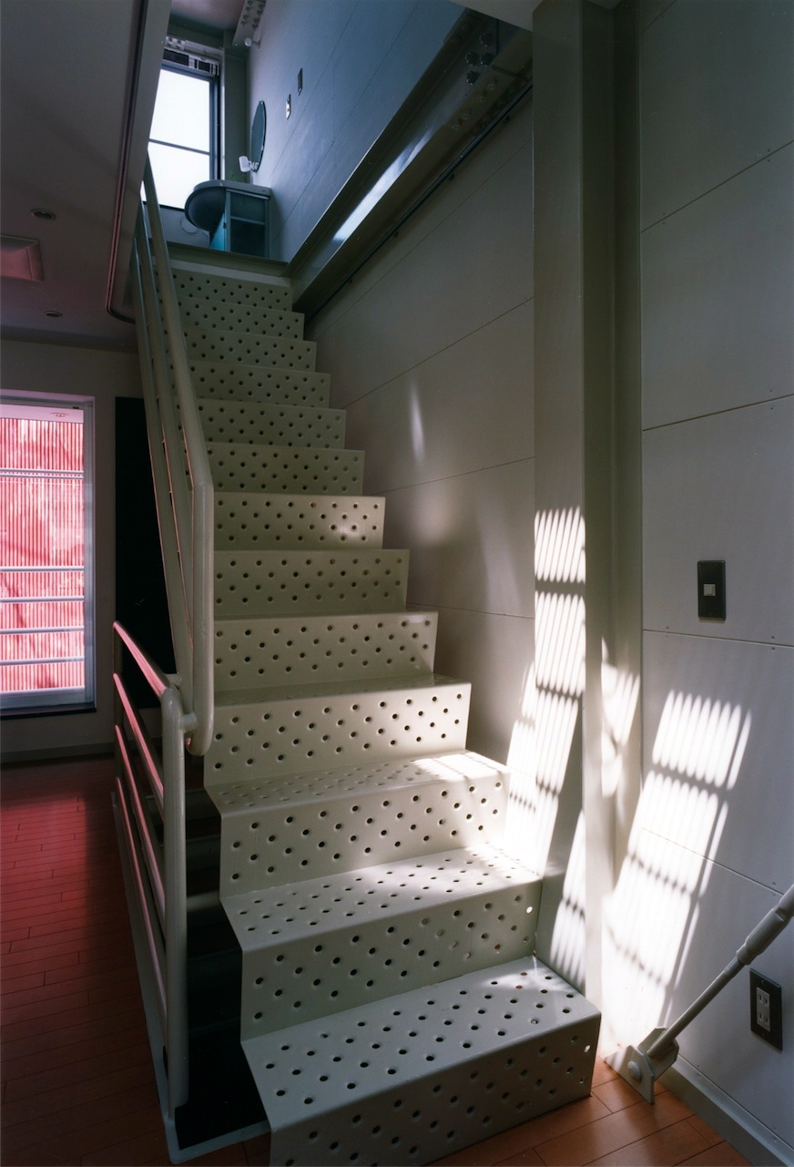 鉄骨階段｜京都の３階建て鉄骨住宅｜庄司洋建築設計事務所