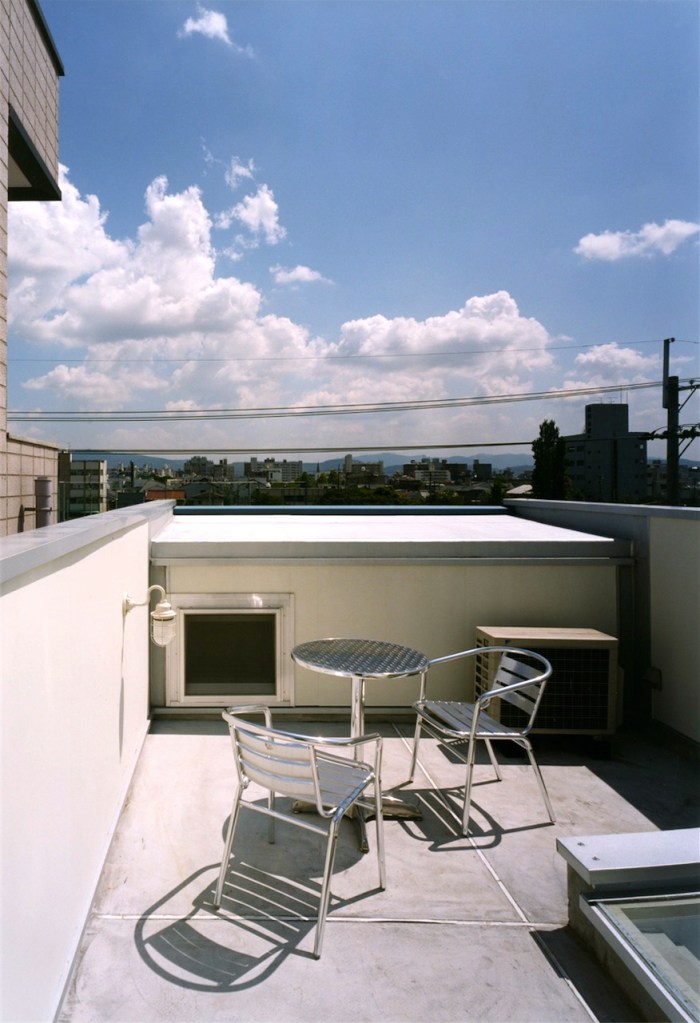 屋上バルコニー｜京都の３階建て鉄骨住宅｜庄司洋建築設計事務所