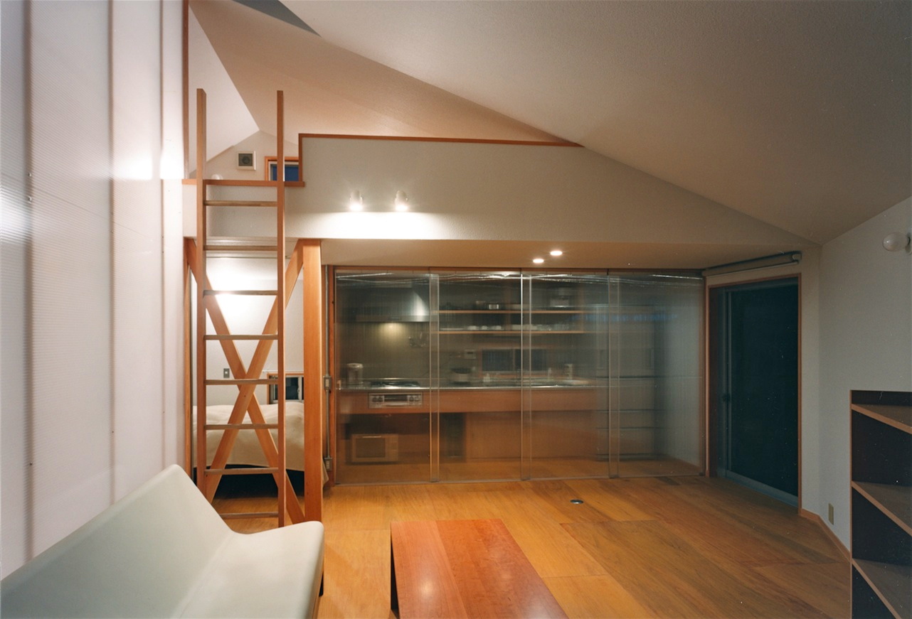 リビングとキッチン｜兵庫県淡路島の２世帯住宅｜庄司洋建築設計事務所