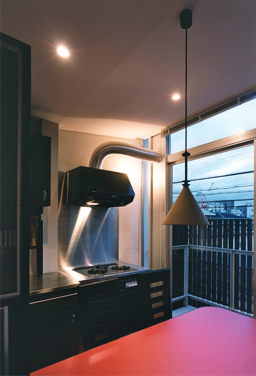 キッチン｜京都の３階建て鉄骨住宅｜庄司洋建築設計事務所