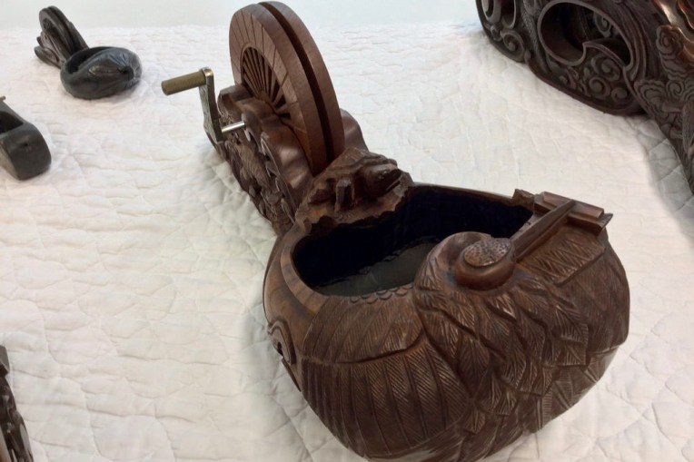 「墨壺のかたち」