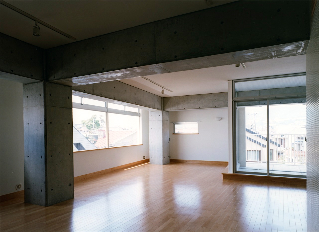 16：最上階リビング（西棟）