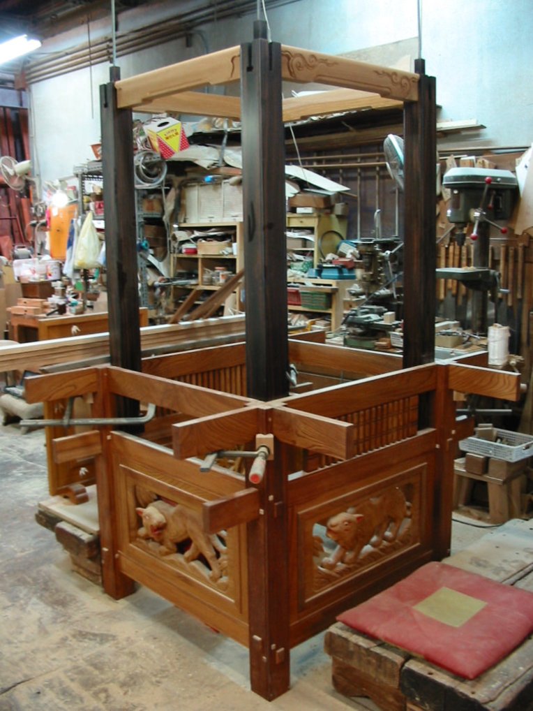 組み立て中のふとん太鼓