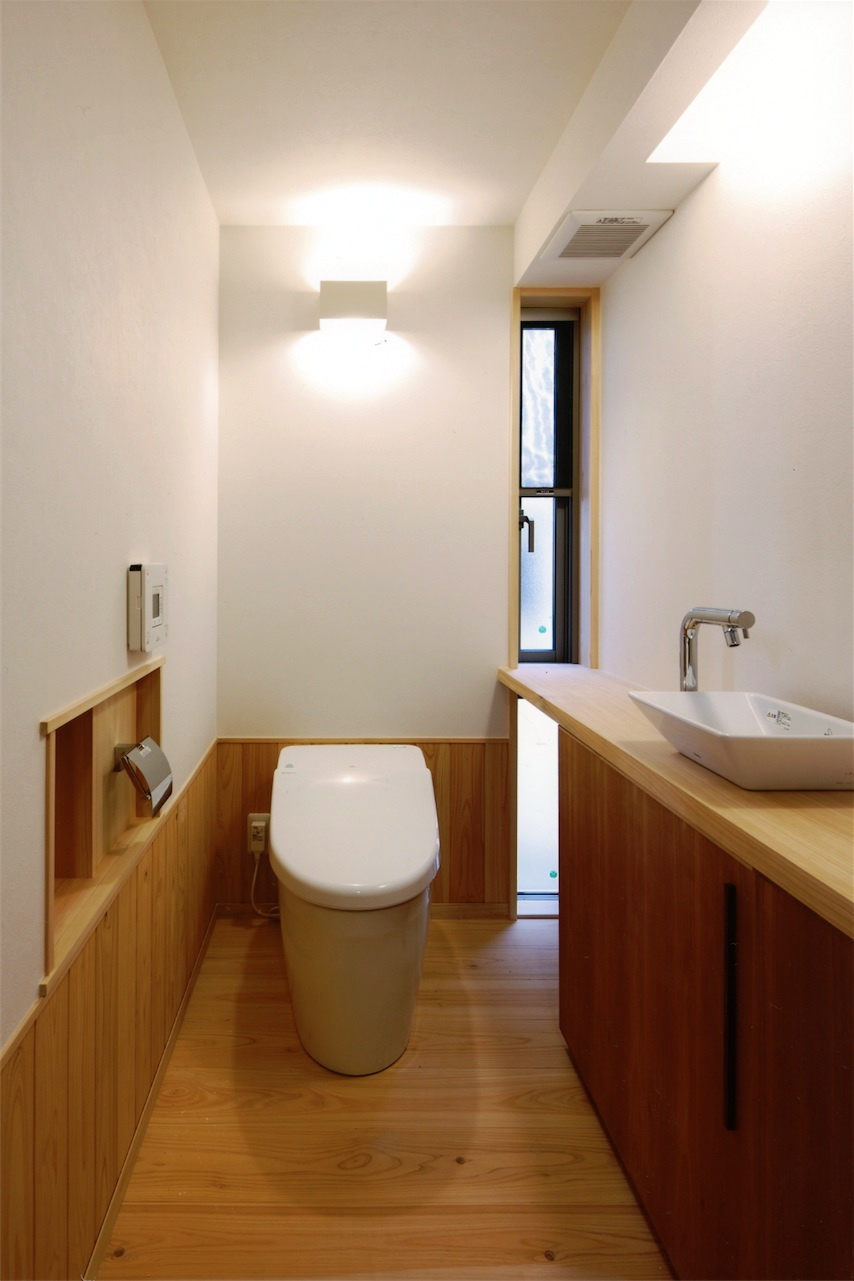 トイレ｜兵庫県神戸市の木造住宅｜庄司洋建築設計事務所