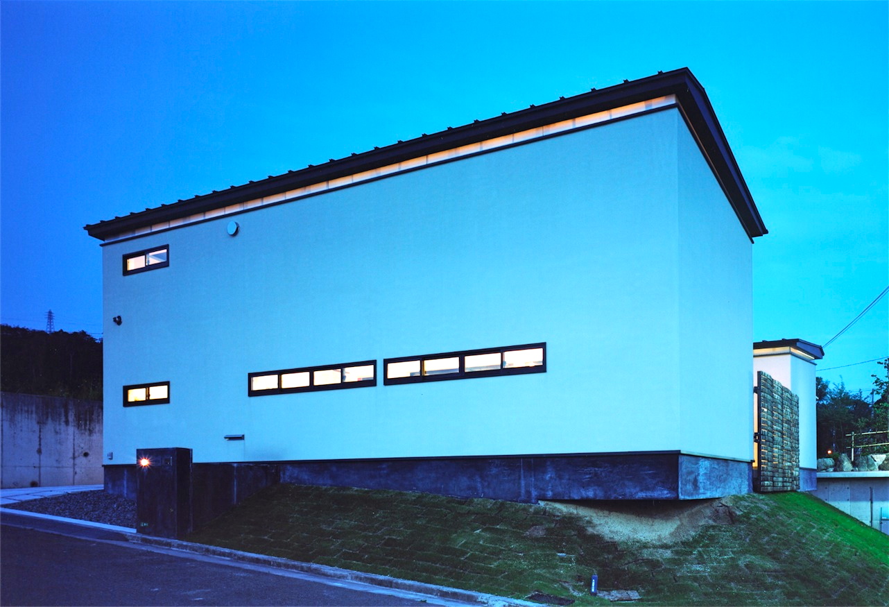 建物夜景｜奈良県の平屋の住まい｜庄司洋建築設計事務所