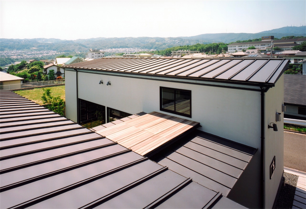 屋根上の様子｜奈良県の平屋の住まい｜庄司洋建築設計事務所