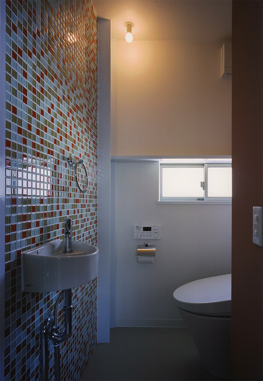 トイレ｜神戸市の注文住宅・鉄骨３階建て｜庄司洋建築設計事務所