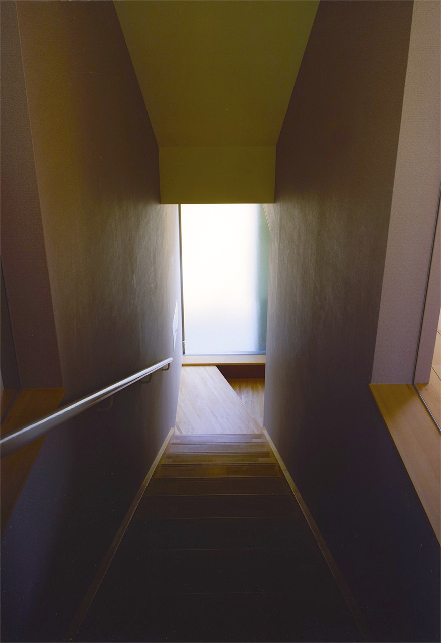 階段室｜兵庫県神戸市の３階建て木造住宅｜庄司洋建築設計事務所