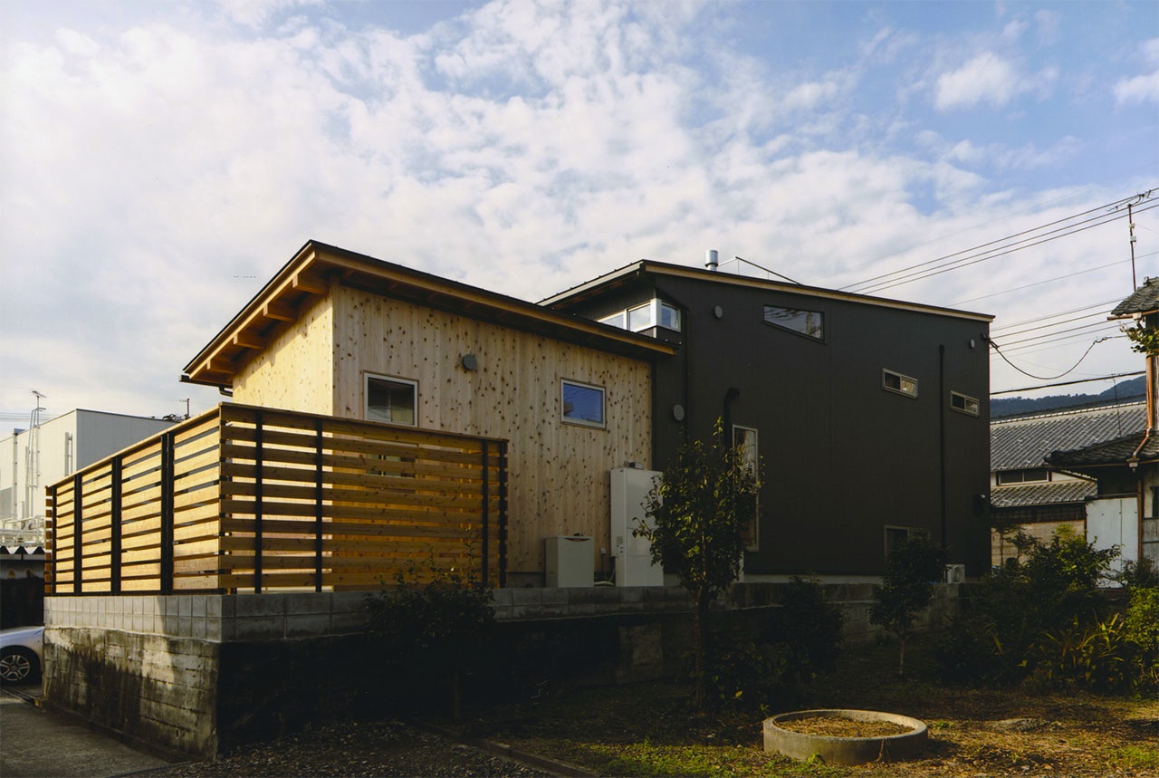 建物東面｜滋賀県大津市の住まい ｜庄司洋建築設計事務所