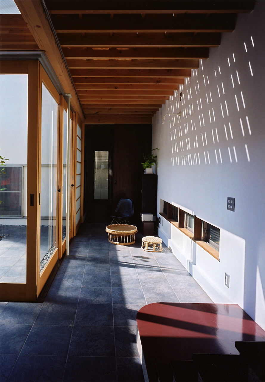 土間ホール南側から｜兵庫県神戸市の木造住宅｜庄司洋建築設計事務所