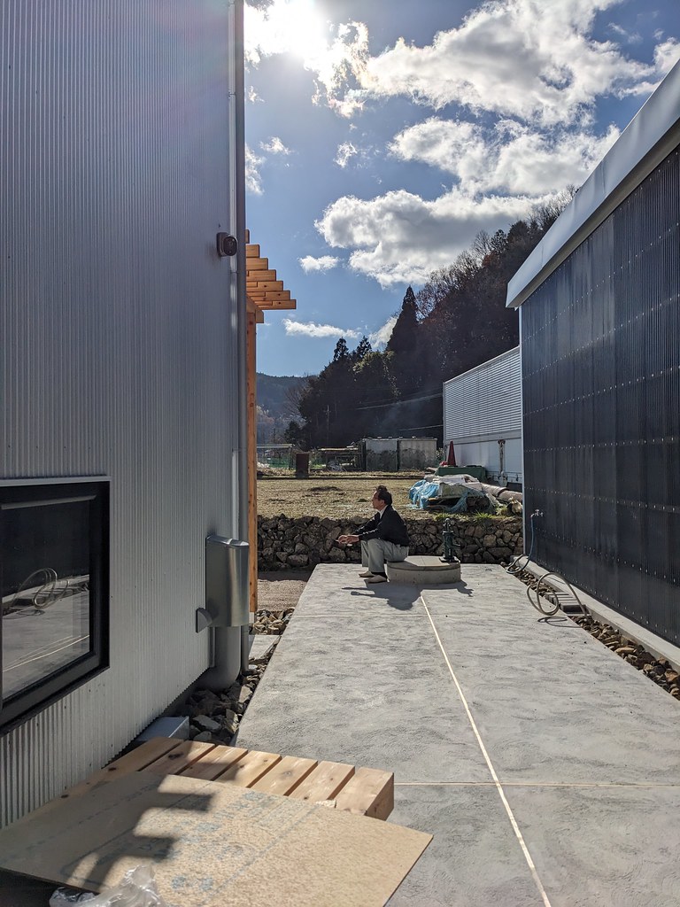 ひと息つく大工さん