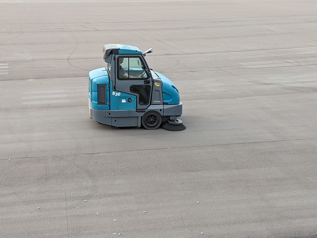 クレー射撃場お掃除車